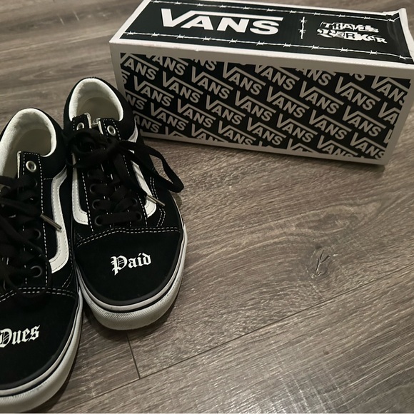 Vans Shoes - Vans Black & White Barbed Wire Logo Shoe Box